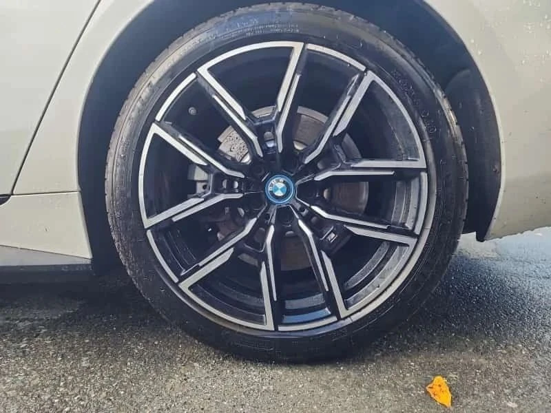 BMW i4, снимка 7 - Автомобили и джипове - 56688649