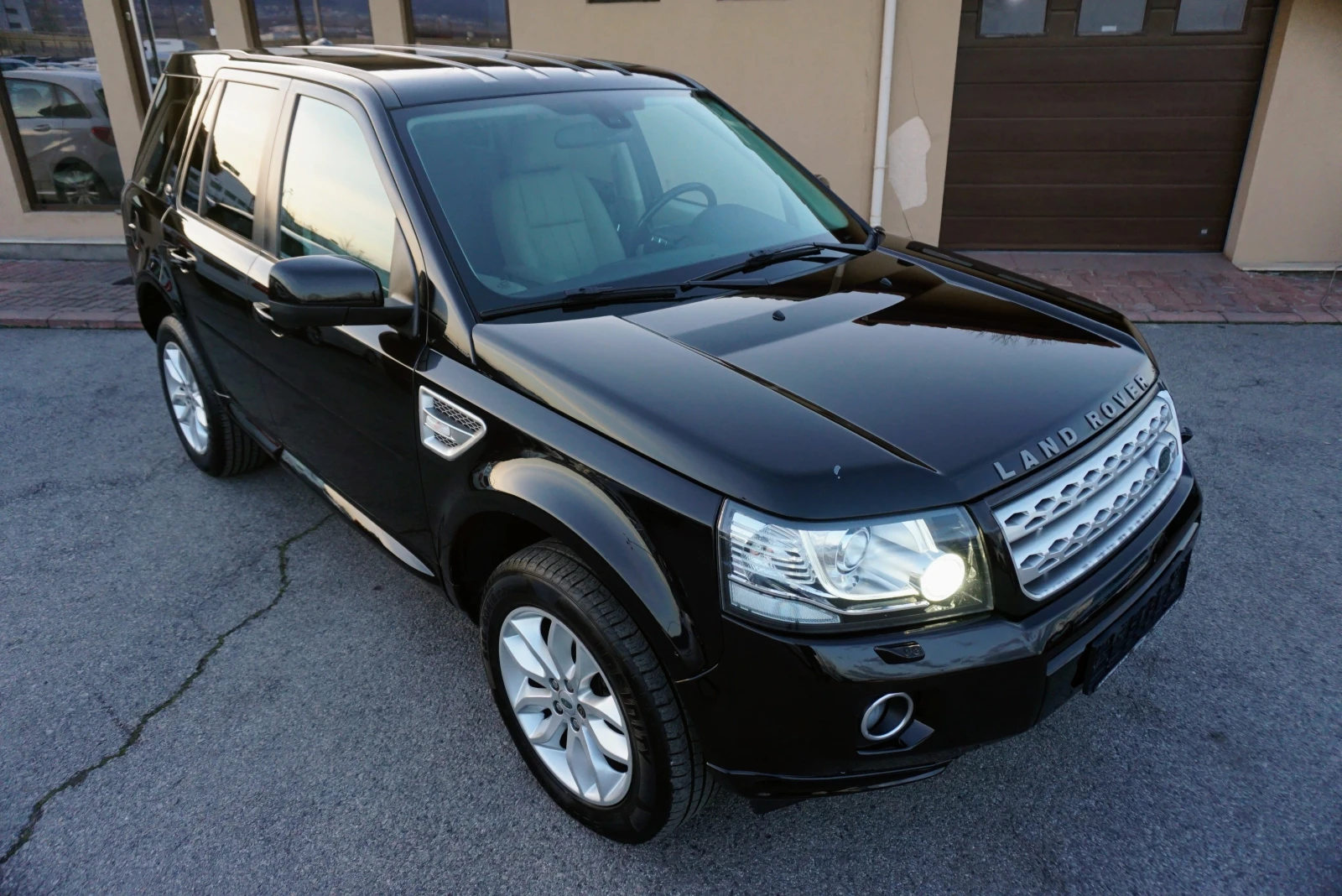 Land Rover Freelander 2.2 SD4 HSE - изображение 2