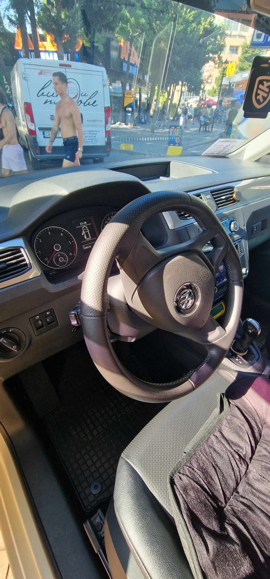 VW Caddy Maxxi - изображение 10