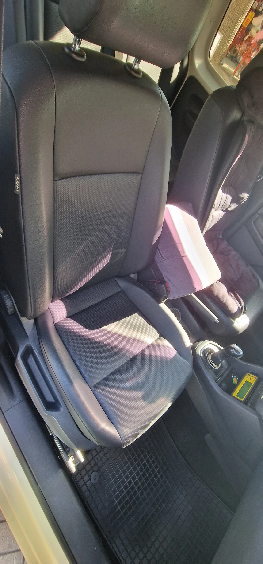 VW Caddy Maxxi - изображение 8