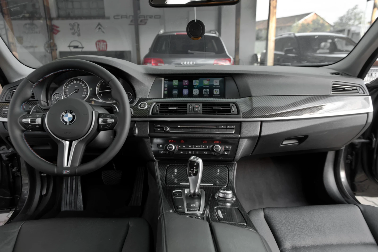 BMW 530 d/M/CARPLAY/SOFT-CLOSE/HUD/20 - изображение 10