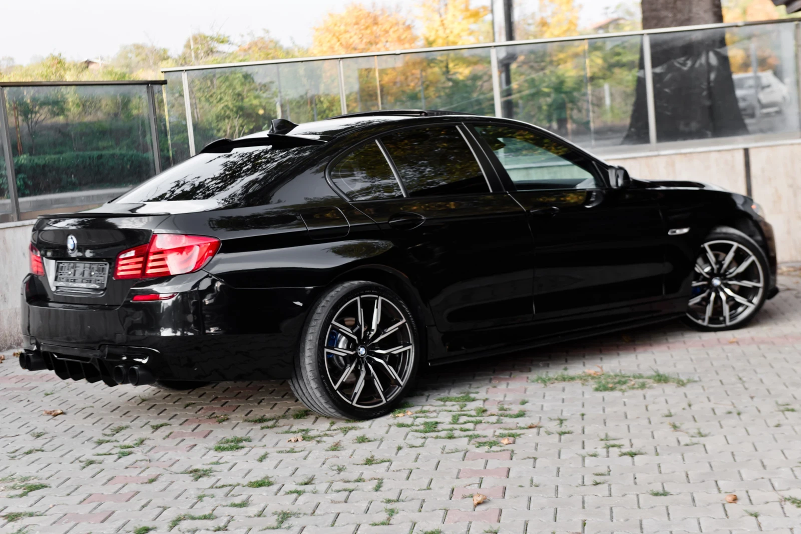 BMW 530 d/M/CARPLAY/SOFT-CLOSE/HUD/20 - изображение 7
