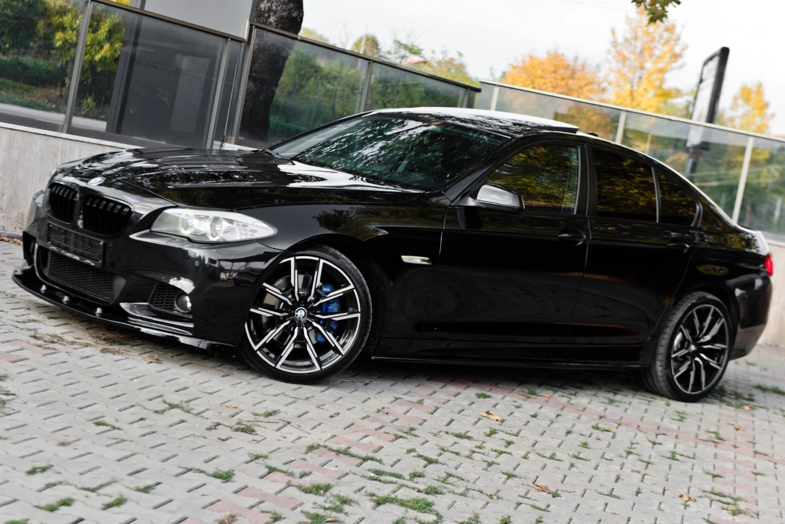 BMW 530 d/M/CARPLAY/SOFT-CLOSE/HUD/20 - изображение 3