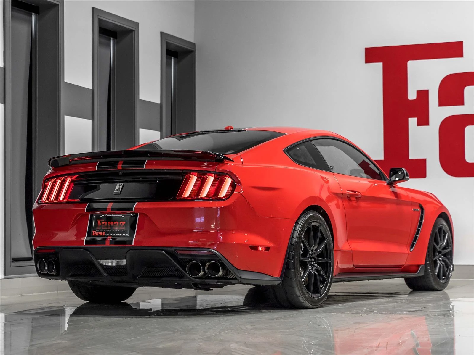 Ford Mustang  SHELBY GT350 CARFAX АВТО КРЕДИТ  - изображение 2