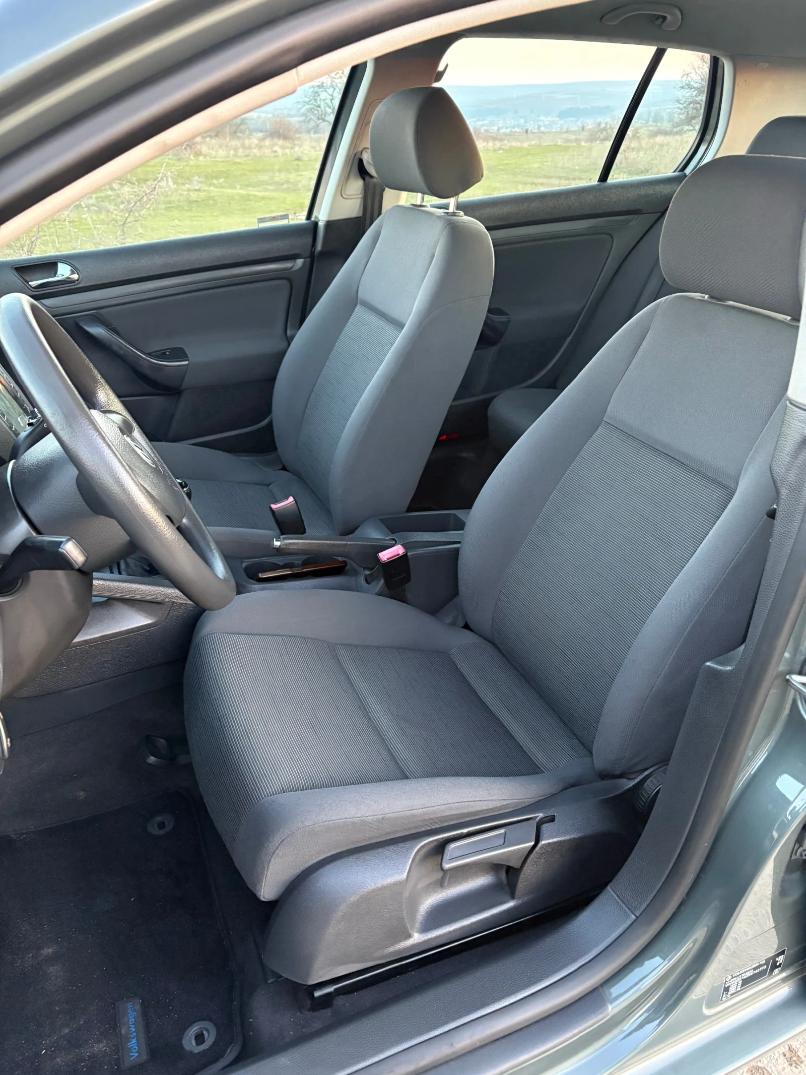 VW Golf 5 1.9TDI 105КС, снимка 10 - Автомобили и джипове - 53802255