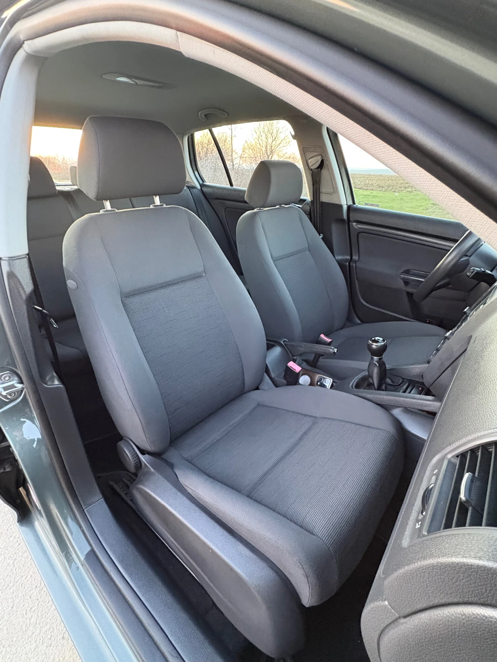 VW Golf 5 1.9TDI 105КС, снимка 9 - Автомобили и джипове - 53802255