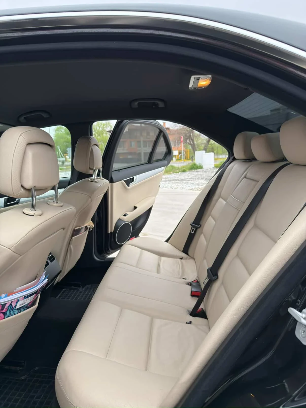 Mercedes-Benz C 220, снимка 11 - Автомобили и джипове - 54080321