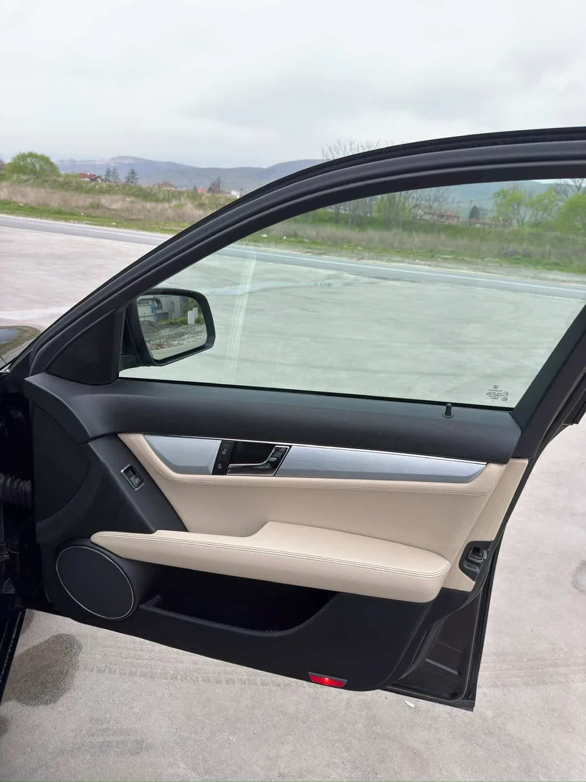 Mercedes-Benz C 220, снимка 5 - Автомобили и джипове - 54080321