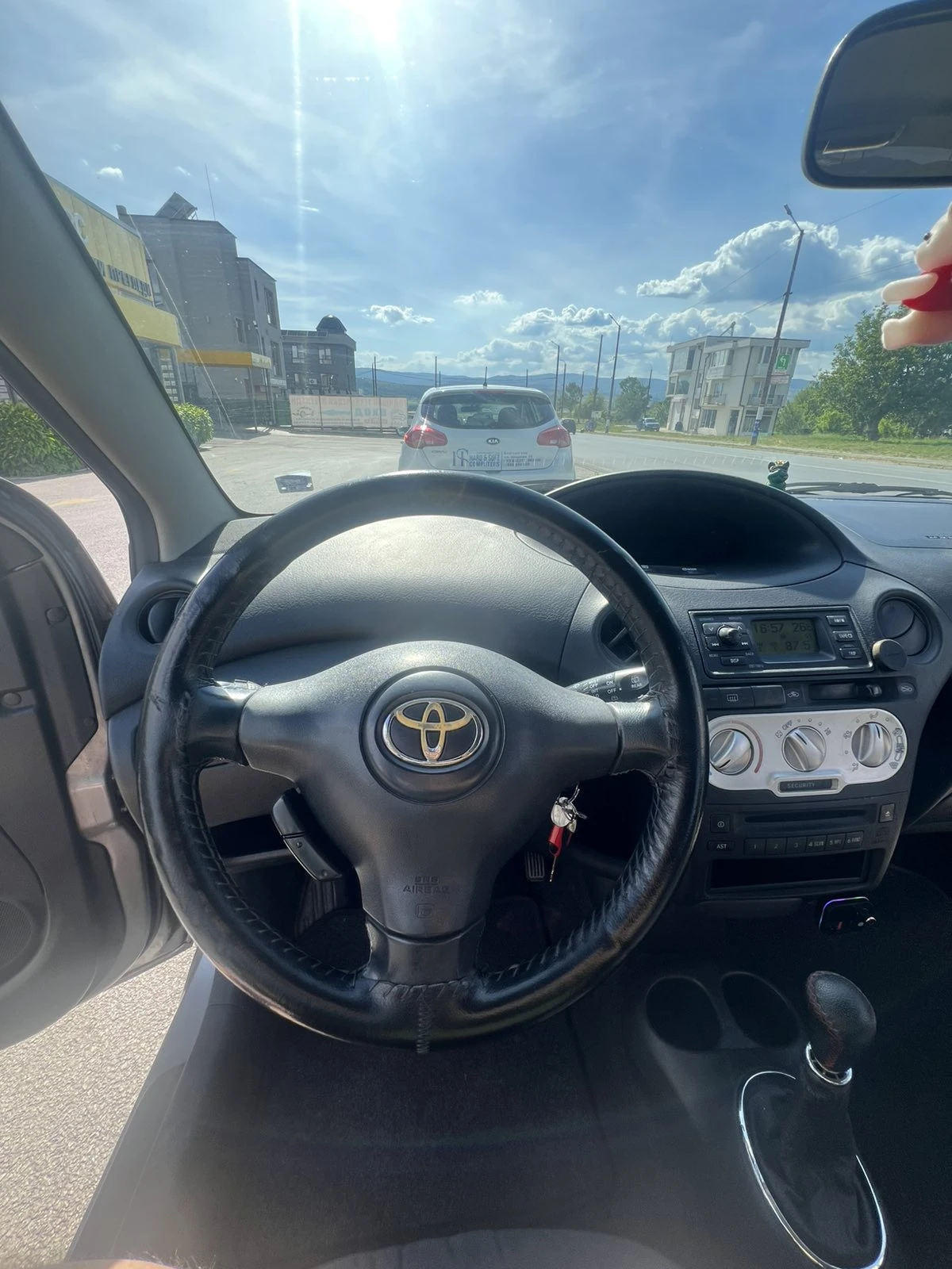 Toyota Yaris, снимка 6 - Автомобили и джипове - 55259498