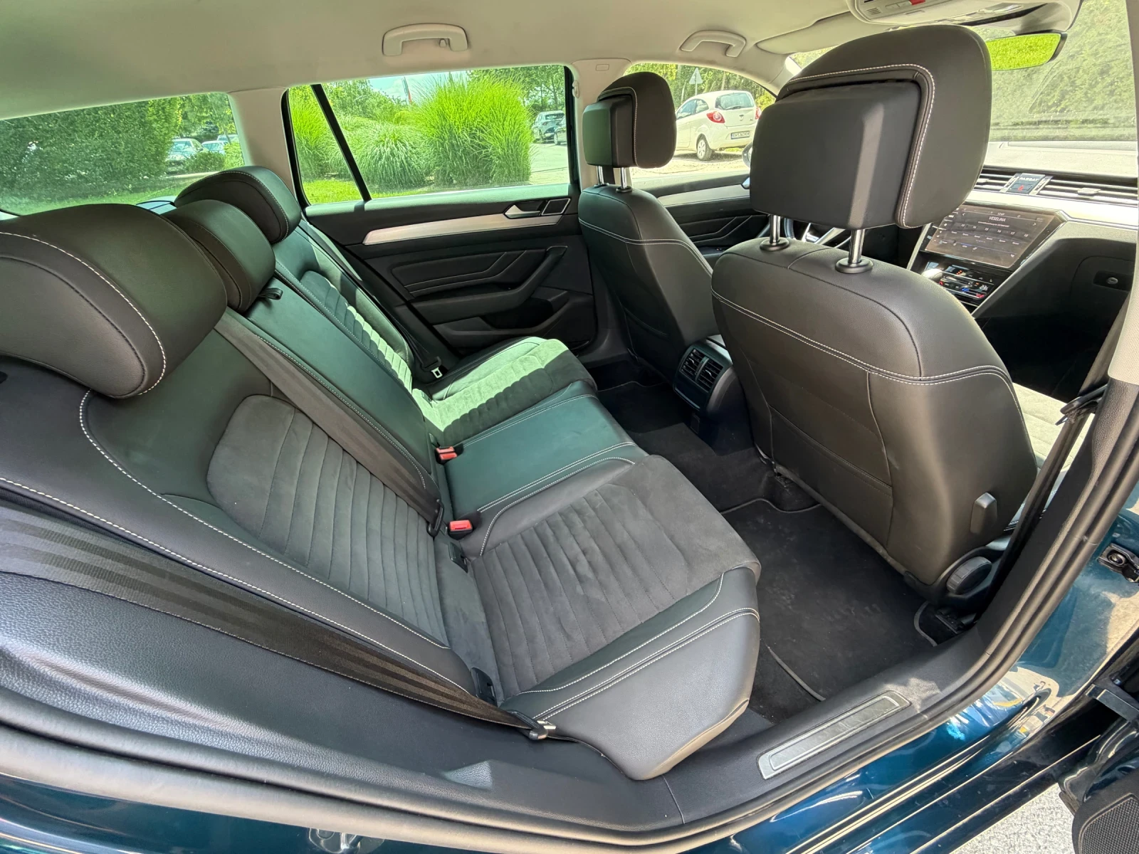 VW Passat Elegance 200кс 4х4, снимка 11 - Автомобили и джипове - 54969640