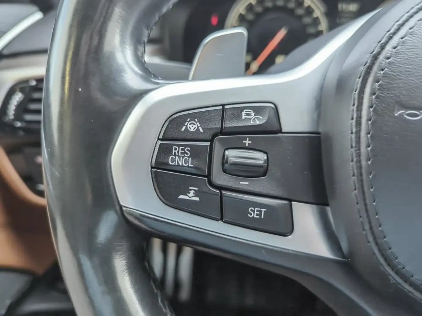 BMW 540 X-Drive* M-Pack* B58* Distronic* Harman Kardon, снимка 10 - Автомобили и джипове - 55217838