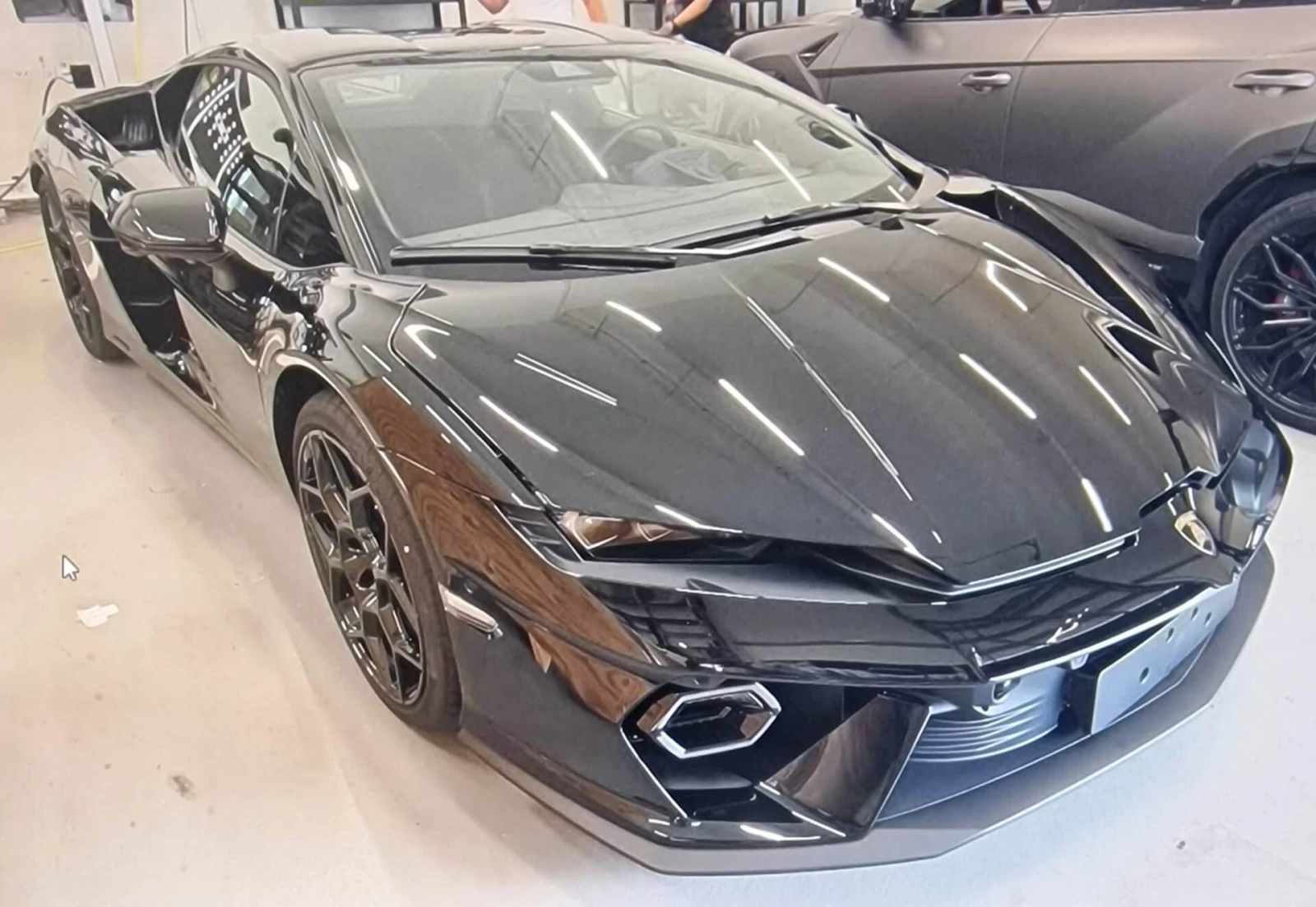 Lamborghini Temerario 4.0 PHEV/4WD/Очакван внос, снимка 2 - Автомобили и джипове - 55245215