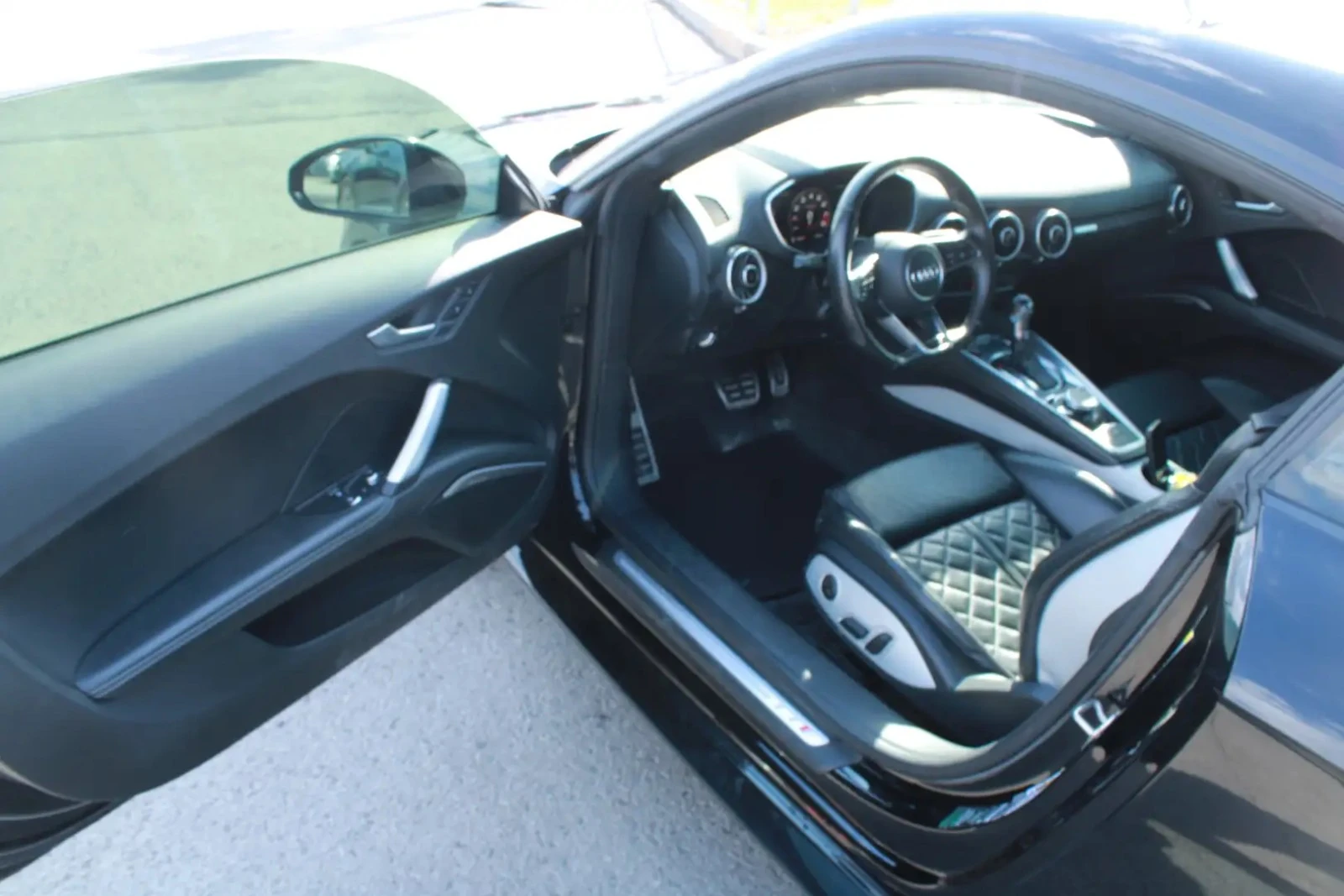 Audi Tt S* Coupe* Quattro* АвтоКредит* (ЦЕНА ДО БГ), снимка 10 - Автомобили и джипове - 55300704