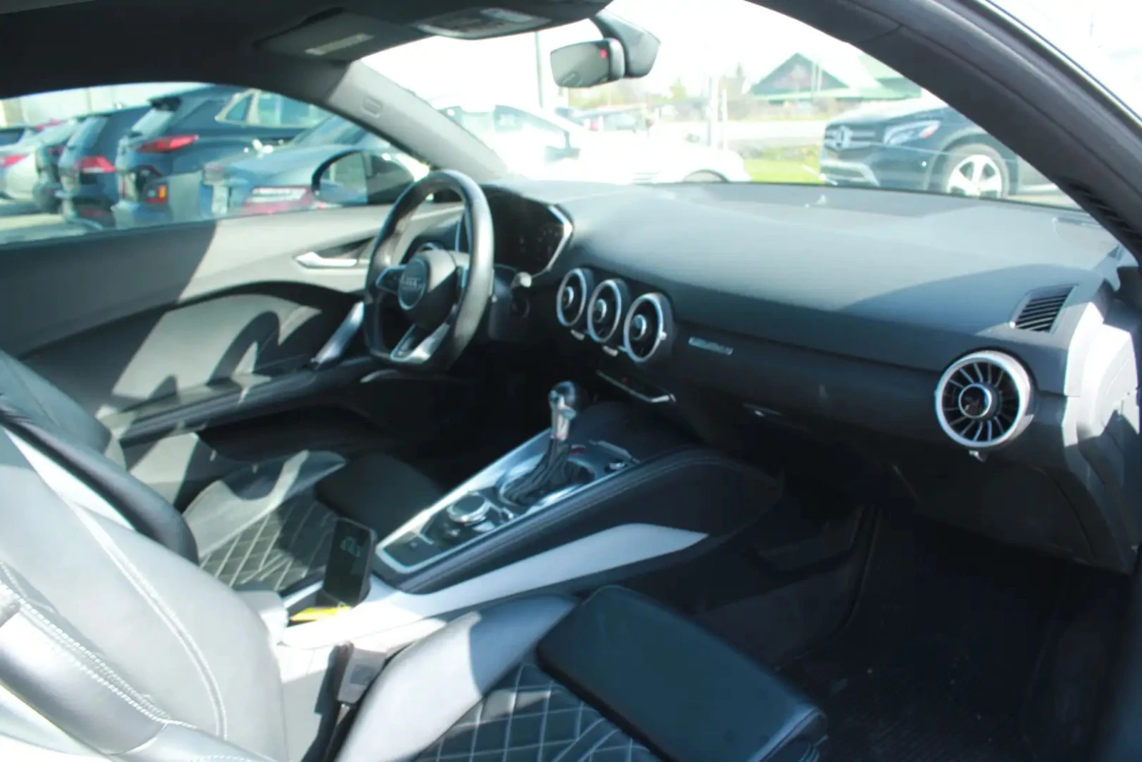 Audi Tt S* Coupe* Quattro* АвтоКредит* (ЦЕНА ДО БГ), снимка 9 - Автомобили и джипове - 55300704