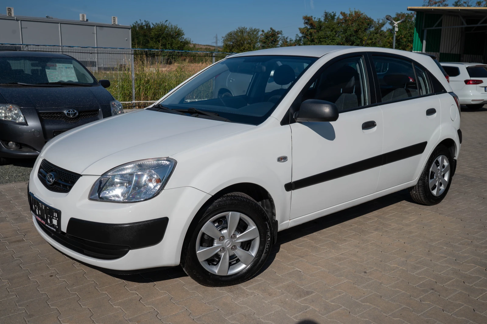 Kia Rio 1.4i* бензин, снимка 2 - Автомобили и джипове - 56225032