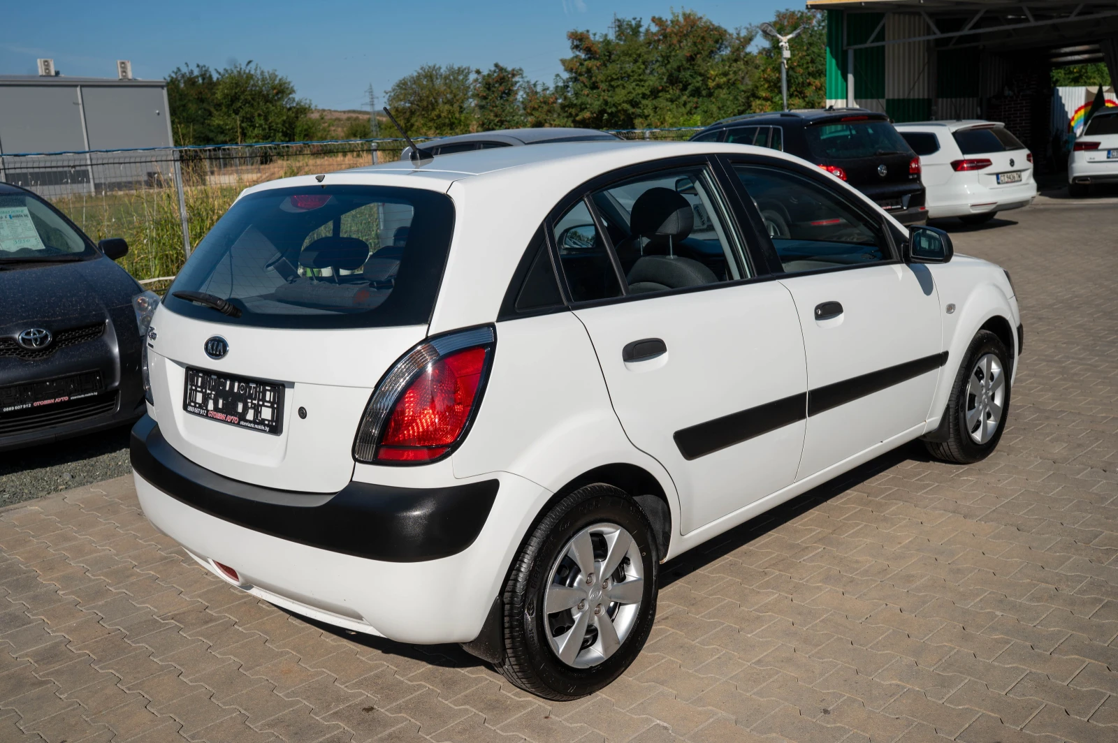 Kia Rio 1.4i* бензин, снимка 6 - Автомобили и джипове - 56225032