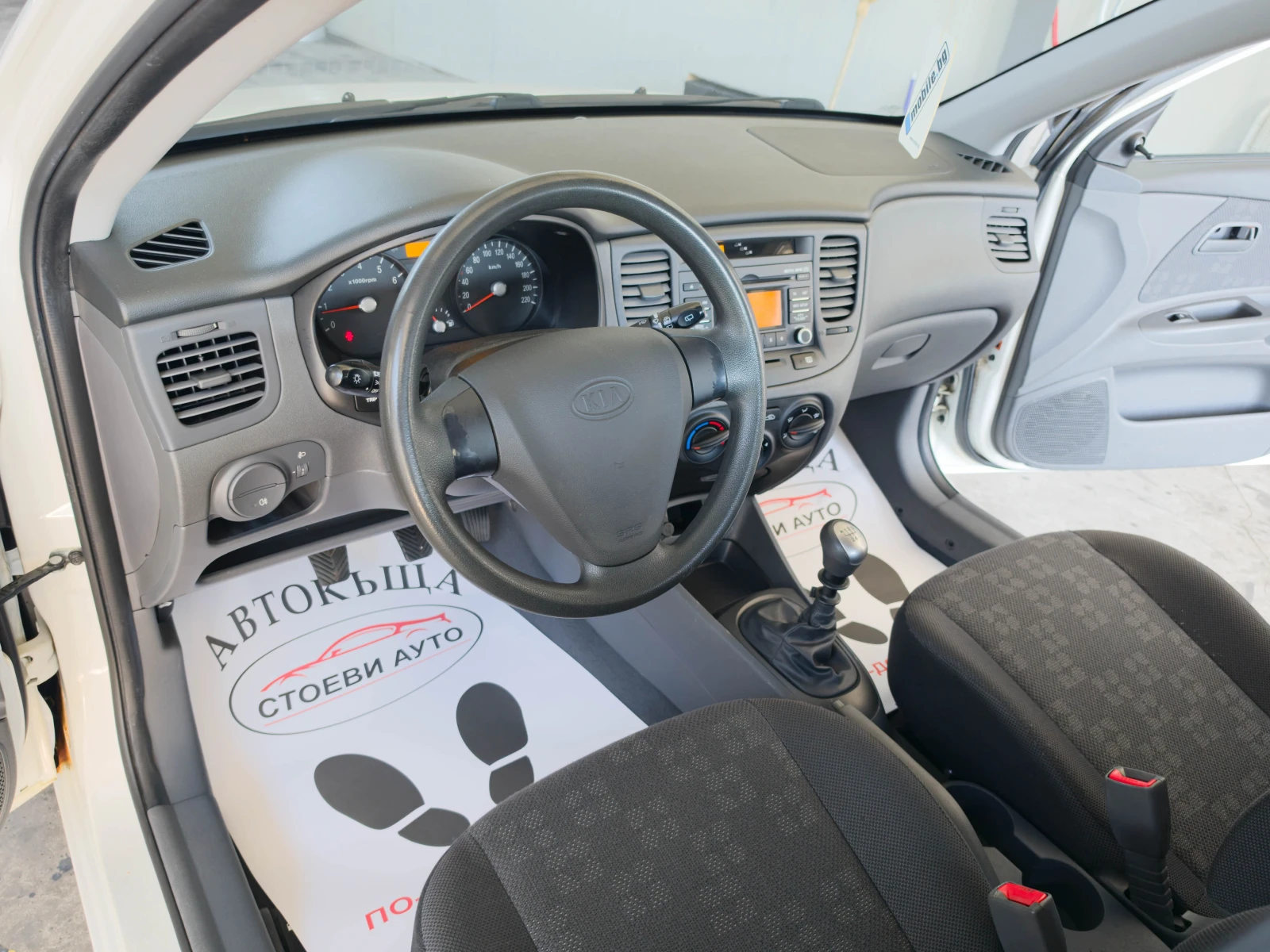 Kia Rio 1.4i* бензин, снимка 10 - Автомобили и джипове - 56225032
