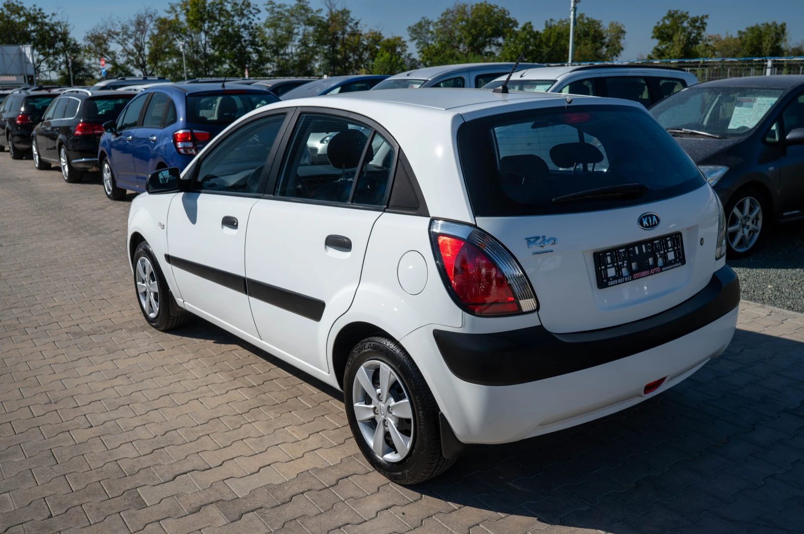Kia Rio 1.4i* бензин, снимка 7 - Автомобили и джипове - 56225032