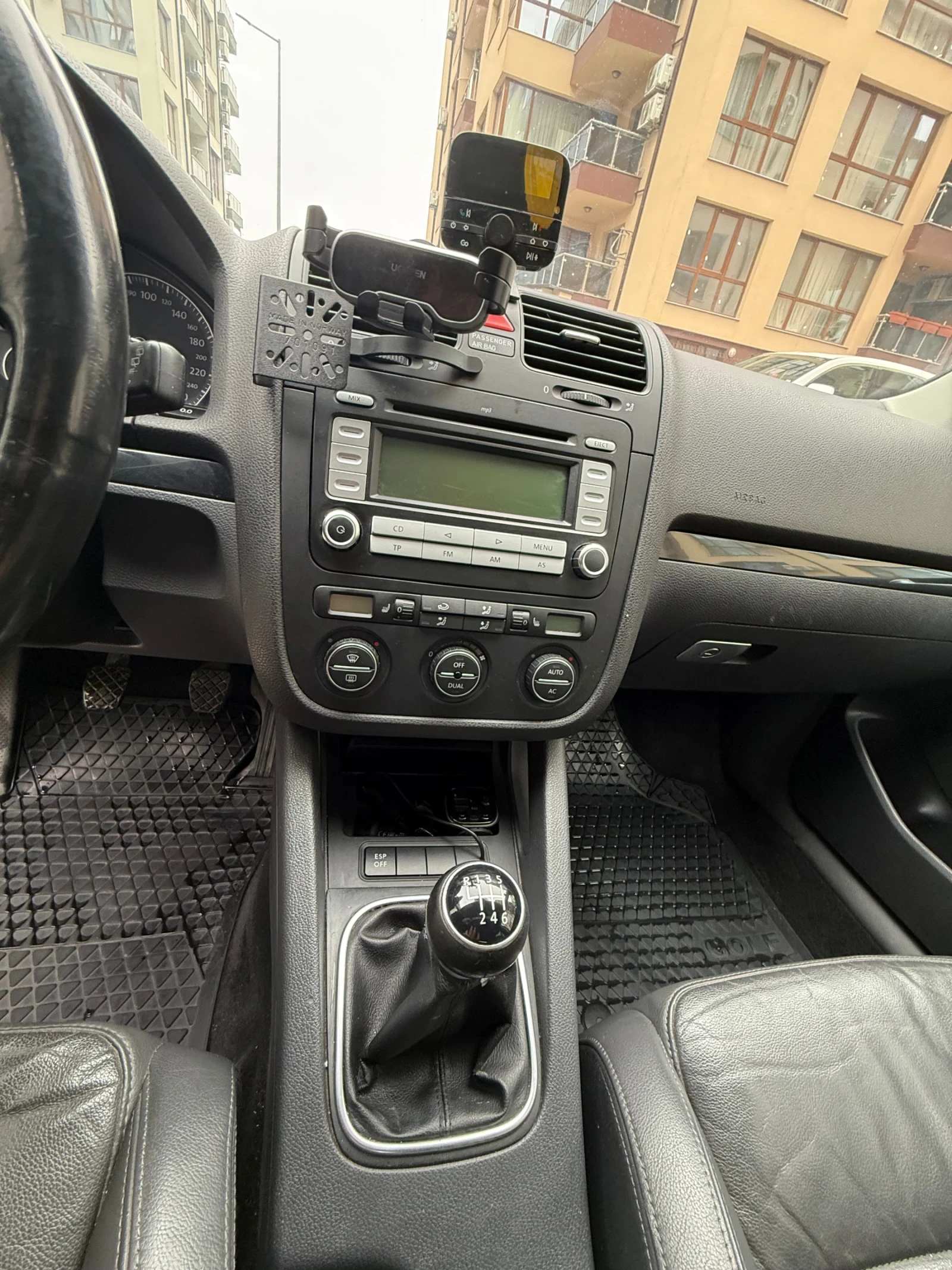 VW Golf Golf 5 2.0 BMM, снимка 10 - Автомобили и джипове - 56360358