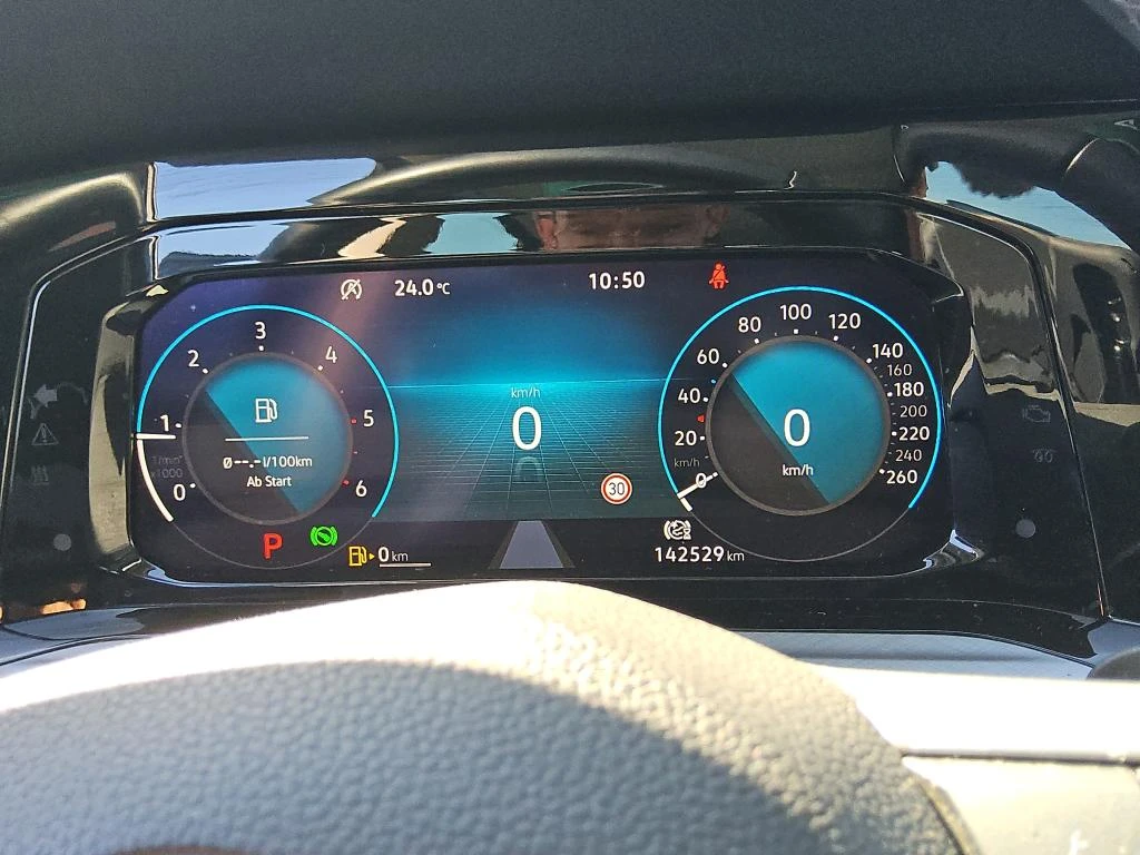 VW Golf Variant 2.0 TDI life LED Navi, снимка 8 - Автомобили и джипове - 56652328