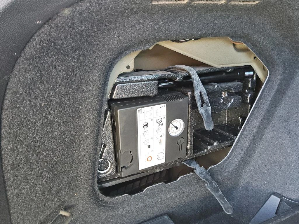 VW Golf Variant 2.0 TDI life LED Navi, снимка 14 - Автомобили и джипове - 56652328