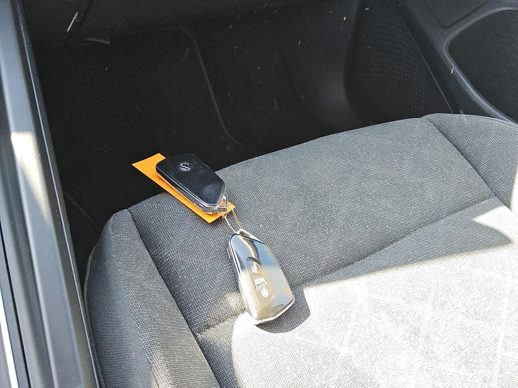 VW Golf Variant 2.0 TDI life LED Navi, снимка 10 - Автомобили и джипове - 56652328