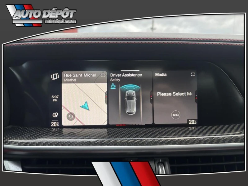 Alfa Romeo Stelvio Quadrifoglio, AWD, Cuir, Toit, Cruise Adapatif/Har, снимка 11 - Автомобили и джипове - 52637546