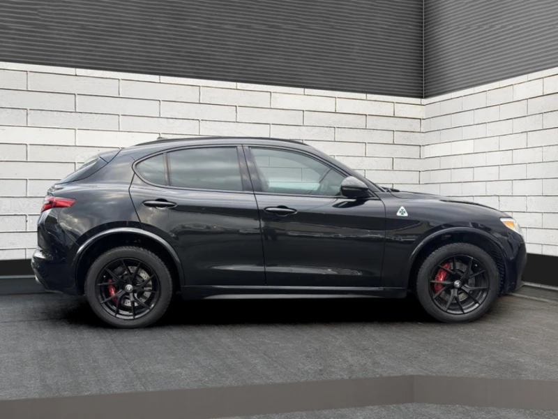 Alfa Romeo Stelvio Quadrifoglio, AWD, Cuir, Toit, Cruise Adapatif/Har, снимка 3 - Автомобили и джипове - 52637546