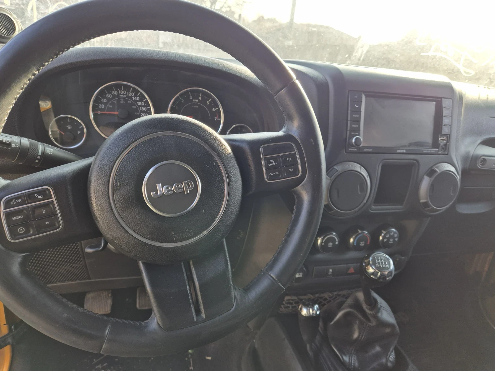 Jeep Wrangler JK/2-врати/6-скорости - изображение 10