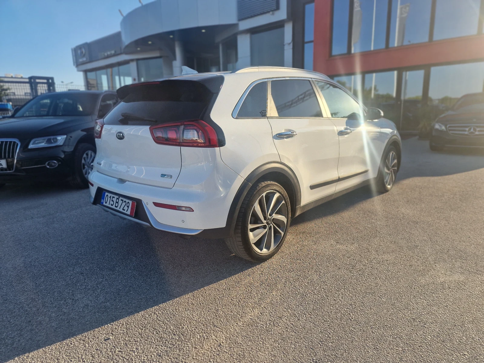 Kia Niro  Hybrid CAMERA * NAVI * LED *  - изображение 6