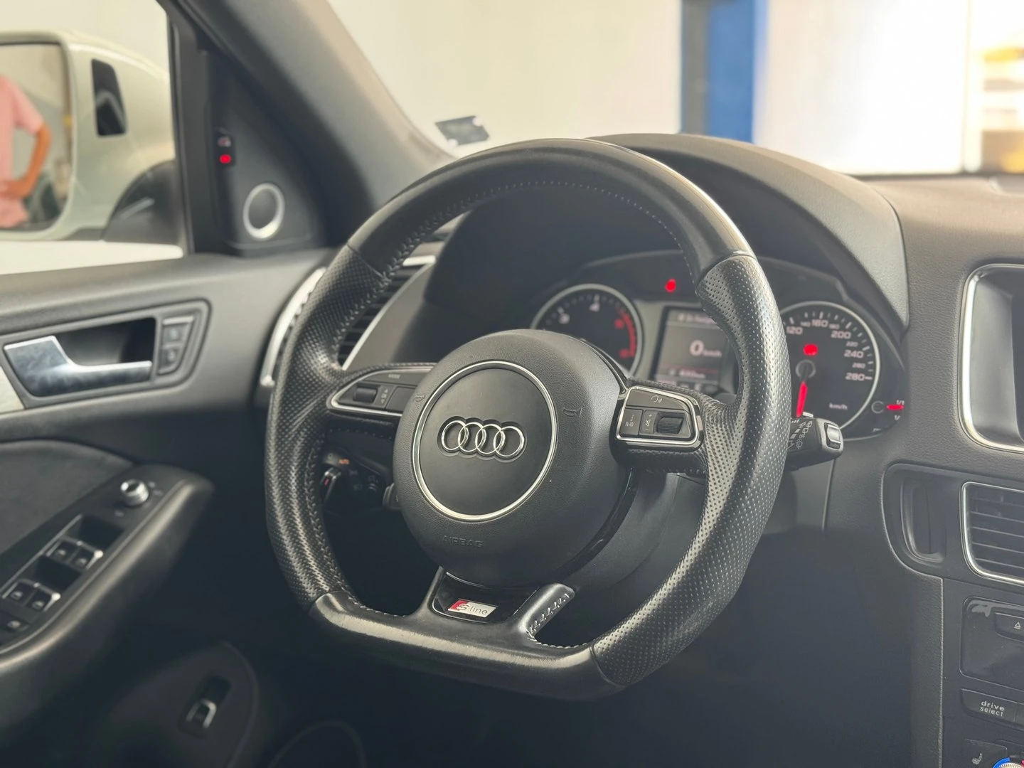 Audi Q5 3.0 TDI clean diesel quattro - изображение 10