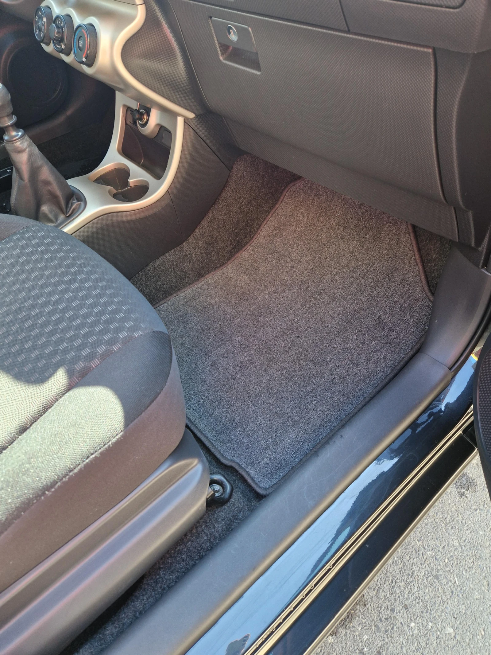 Toyota Urban Cruiser, снимка 5 - Автомобили и джипове - 53864019