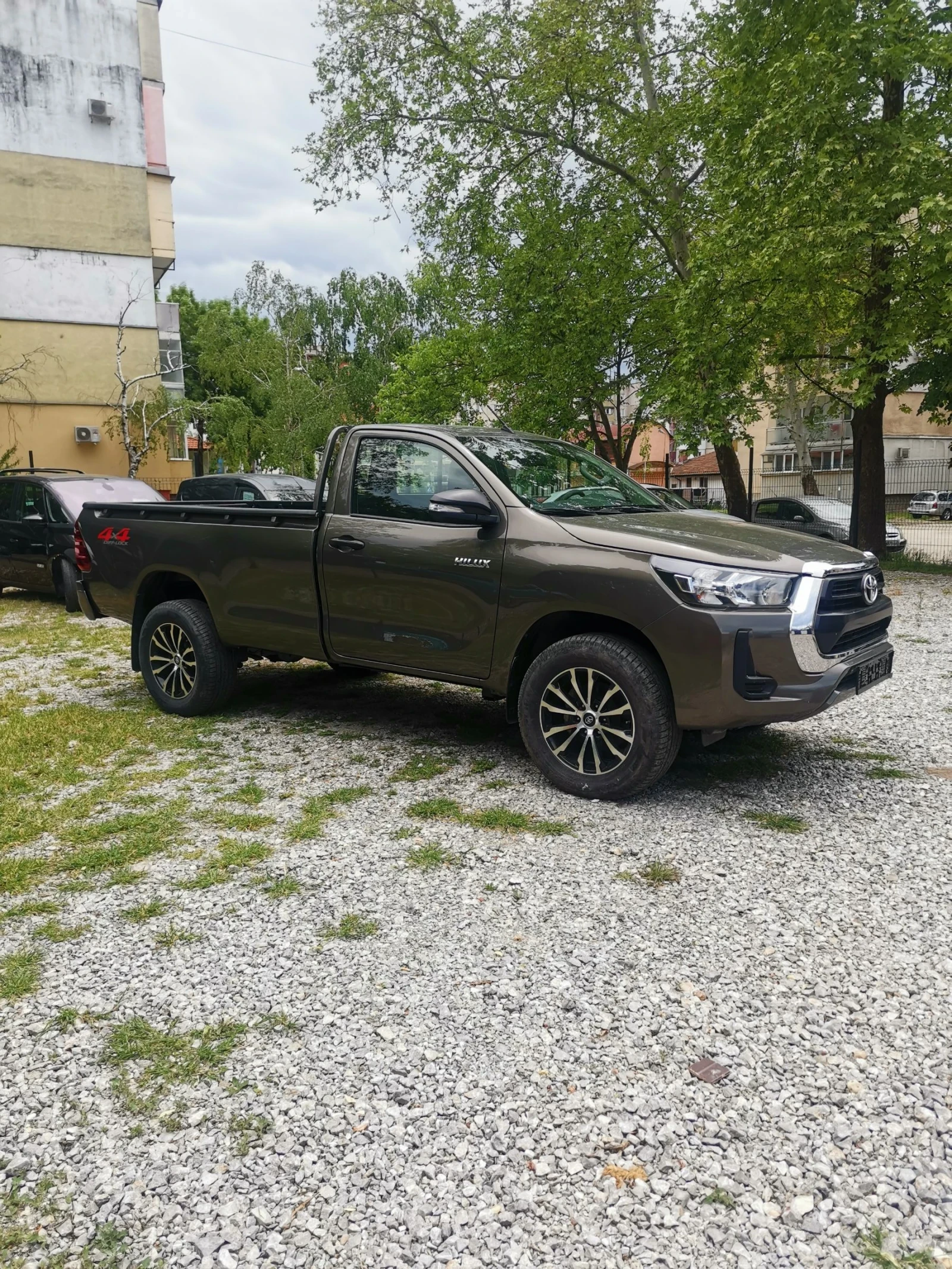 Toyota Hilux Swiss 4x4, снимка 4 - Автомобили и джипове - 54528870