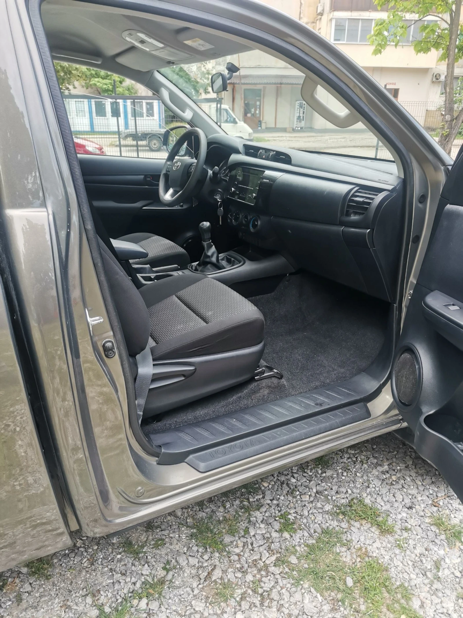 Toyota Hilux Swiss 4x4, снимка 12 - Автомобили и джипове - 54528870