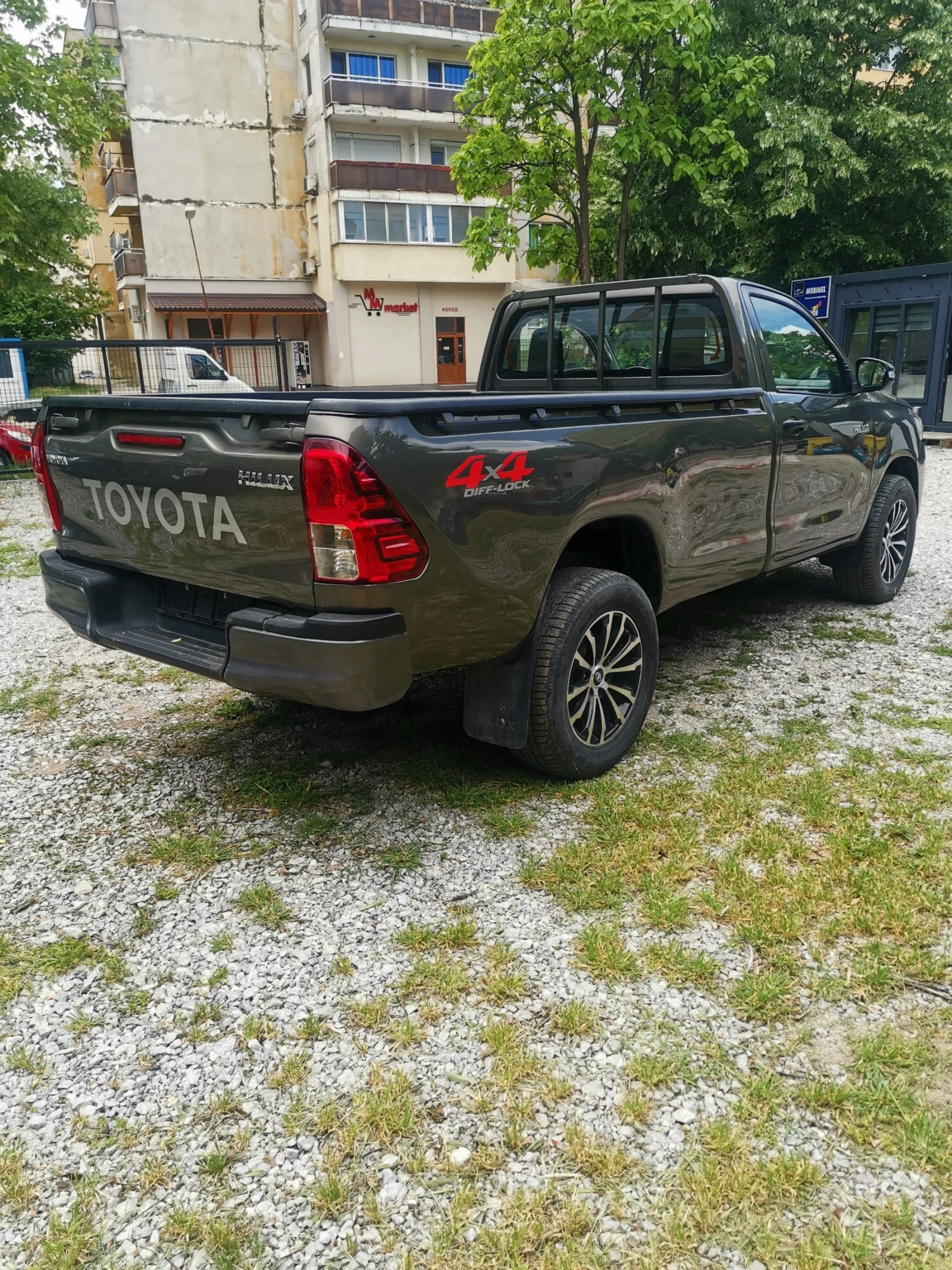 Toyota Hilux Swiss 4x4, снимка 5 - Автомобили и джипове - 54528870