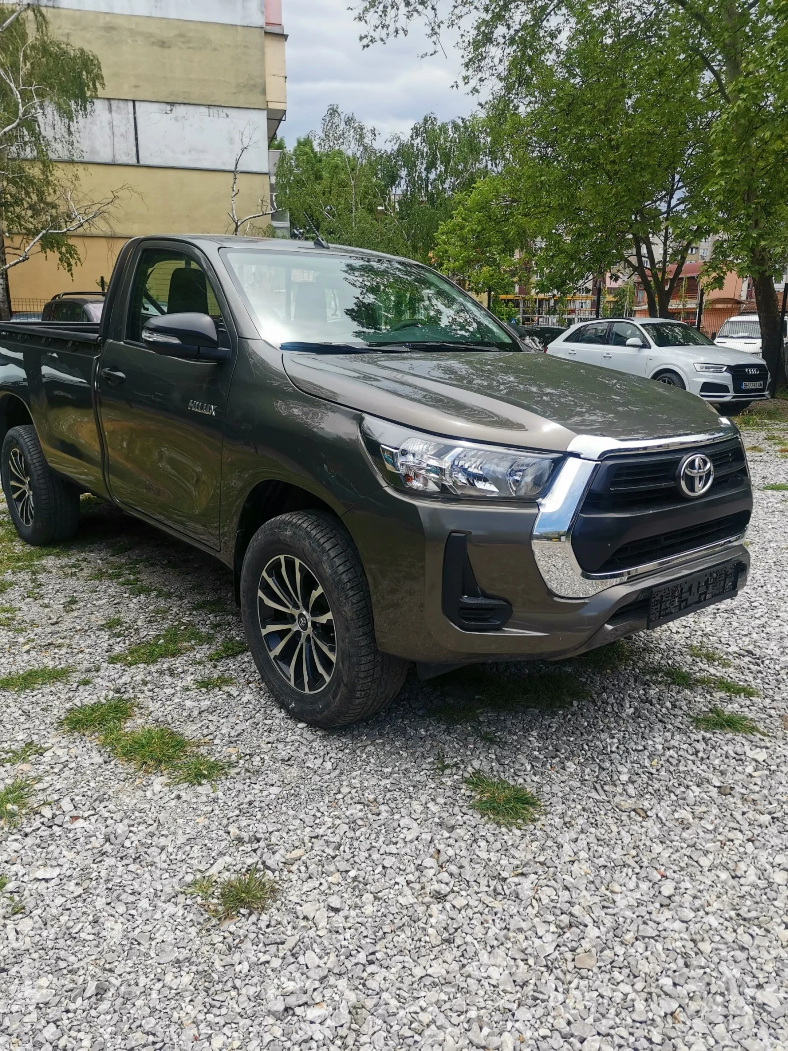 Toyota Hilux Swiss 4x4, снимка 3 - Автомобили и джипове - 54528870