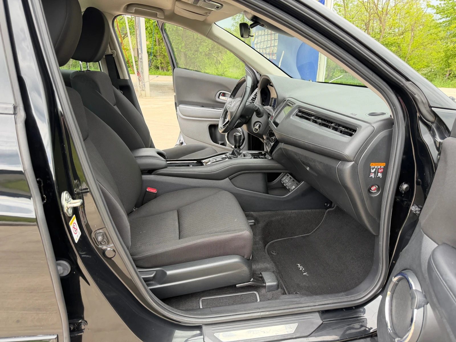 Honda Hr-v 1.5i-VTEC* 76400km, снимка 9 - Автомобили и джипове - 54575401