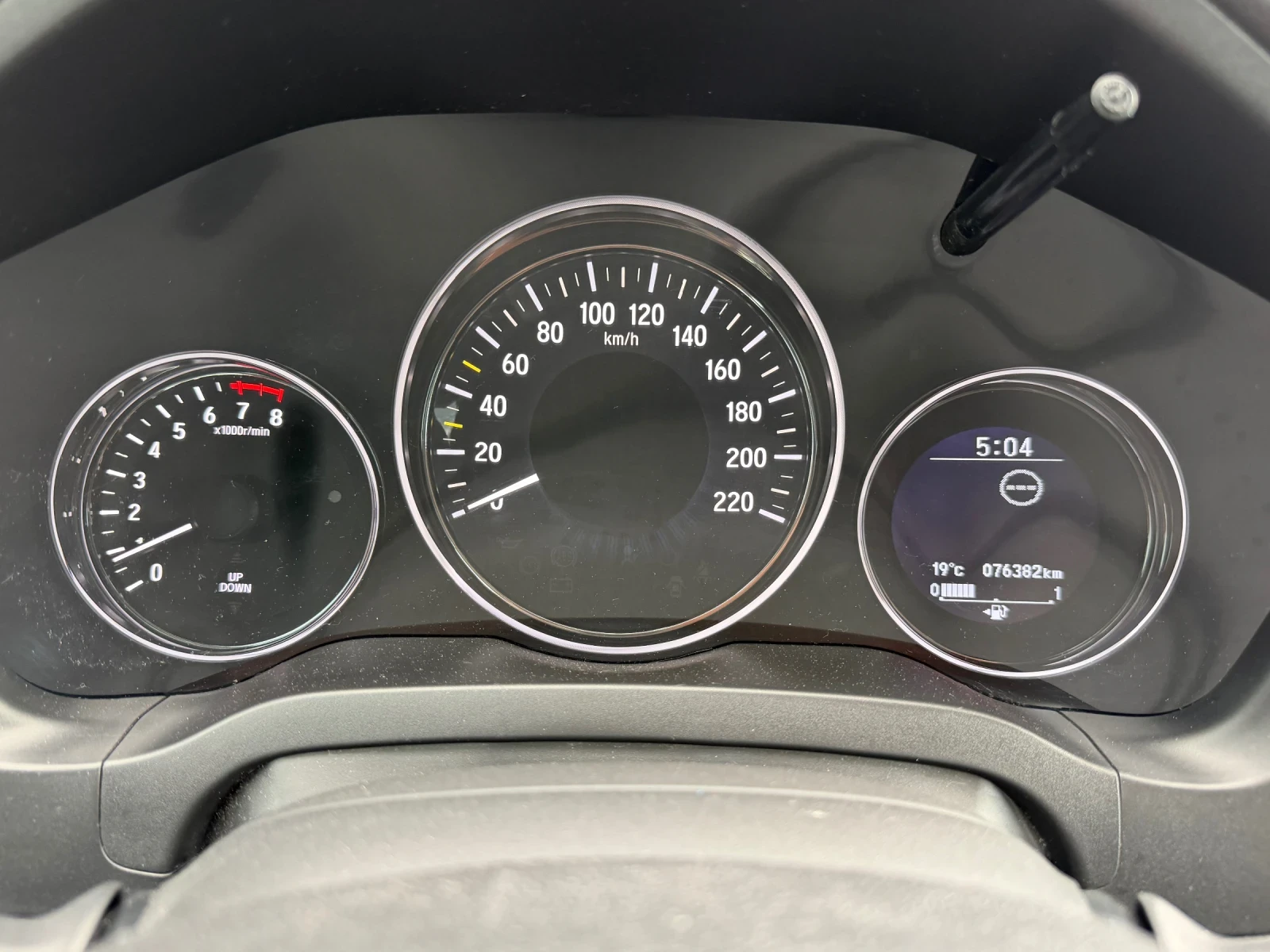 Honda Hr-v 1.5i-VTEC* 76400km, снимка 15 - Автомобили и джипове - 54575401