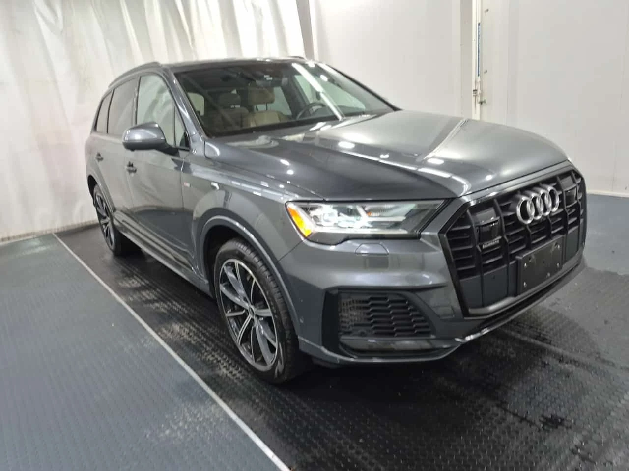 Audi Q7  PROGRESSIV| 360CAM| AMBIENT| ОБДУХВАНЕ| 2 КЛЮЧА| , снимка 2 - Автомобили и джипове - 54677649