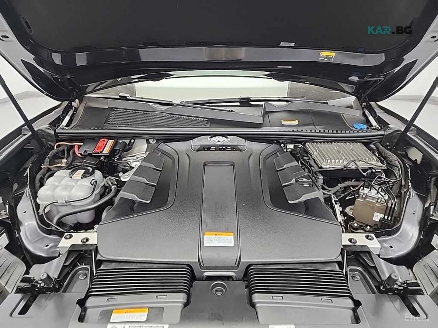 VW Touareg 3.0 TDI* R-LINE* КОЖА* ПОДГРЕВ* ОБДУХВ* ПАНО* 360*, снимка 5 - Автомобили и джипове - 54970401
