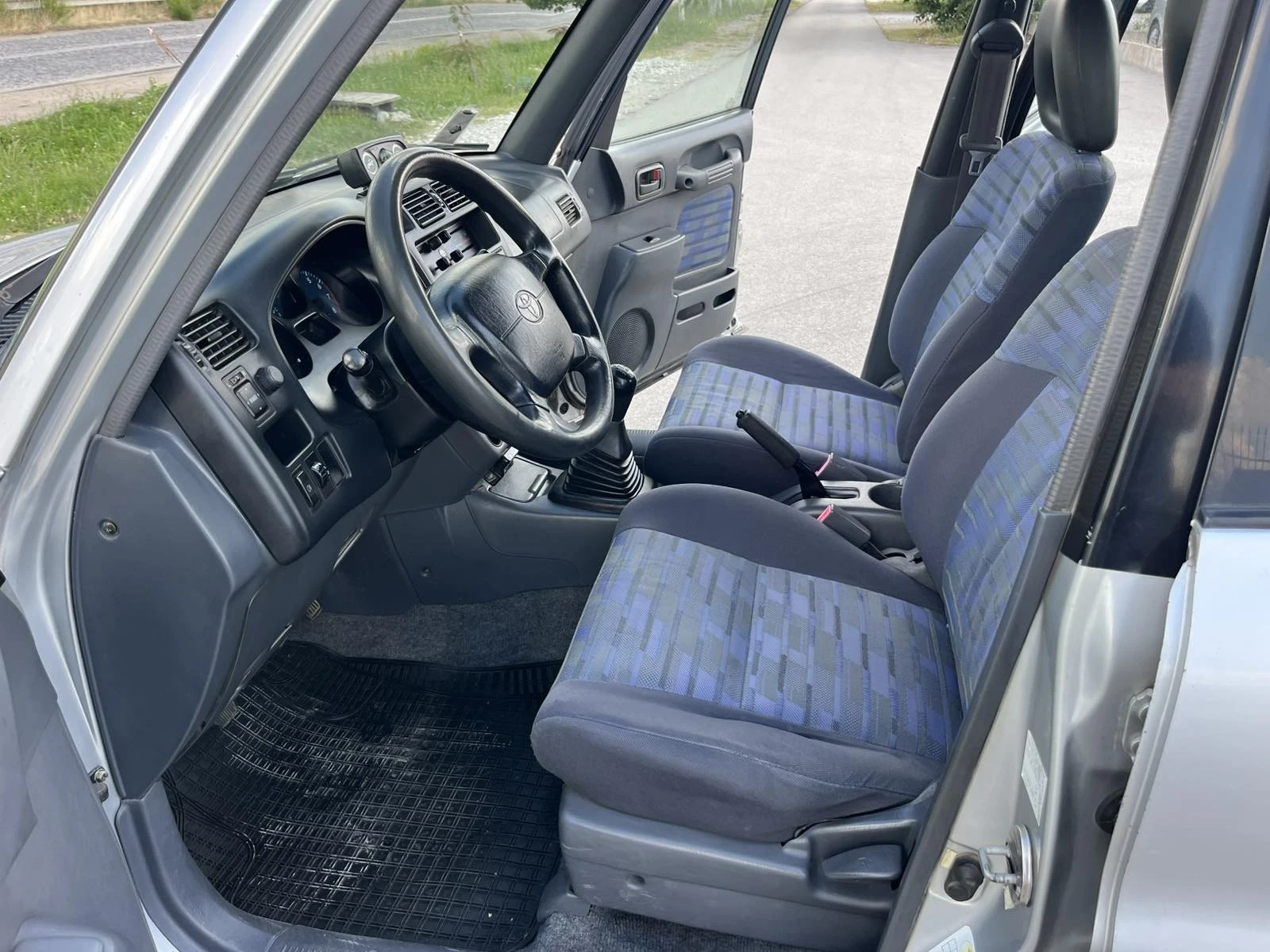 Toyota Rav4 2.0I 128кс 4Х4 КЛИМАТИК ВНОС ИТАЛИЯ ГАЗОВА УРЕДБА, снимка 8 - Автомобили и джипове - 54974242