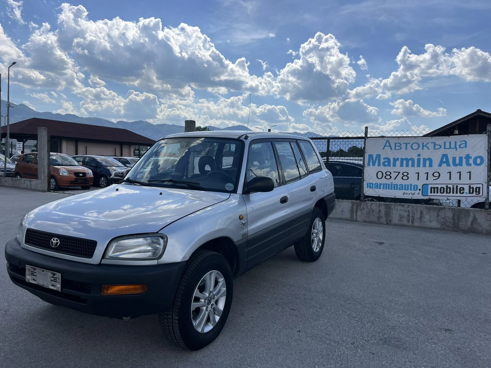Toyota Rav4 2.0I 128кс 4Х4 КЛИМАТИК ВНОС ИТАЛИЯ ГАЗОВА УРЕДБА
