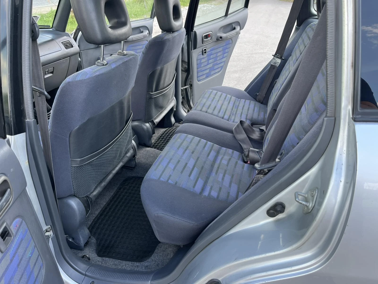 Toyota Rav4 2.0I 128кс 4Х4 КЛИМАТИК ВНОС ИТАЛИЯ ГАЗОВА УРЕДБА, снимка 9 - Автомобили и джипове - 54974242