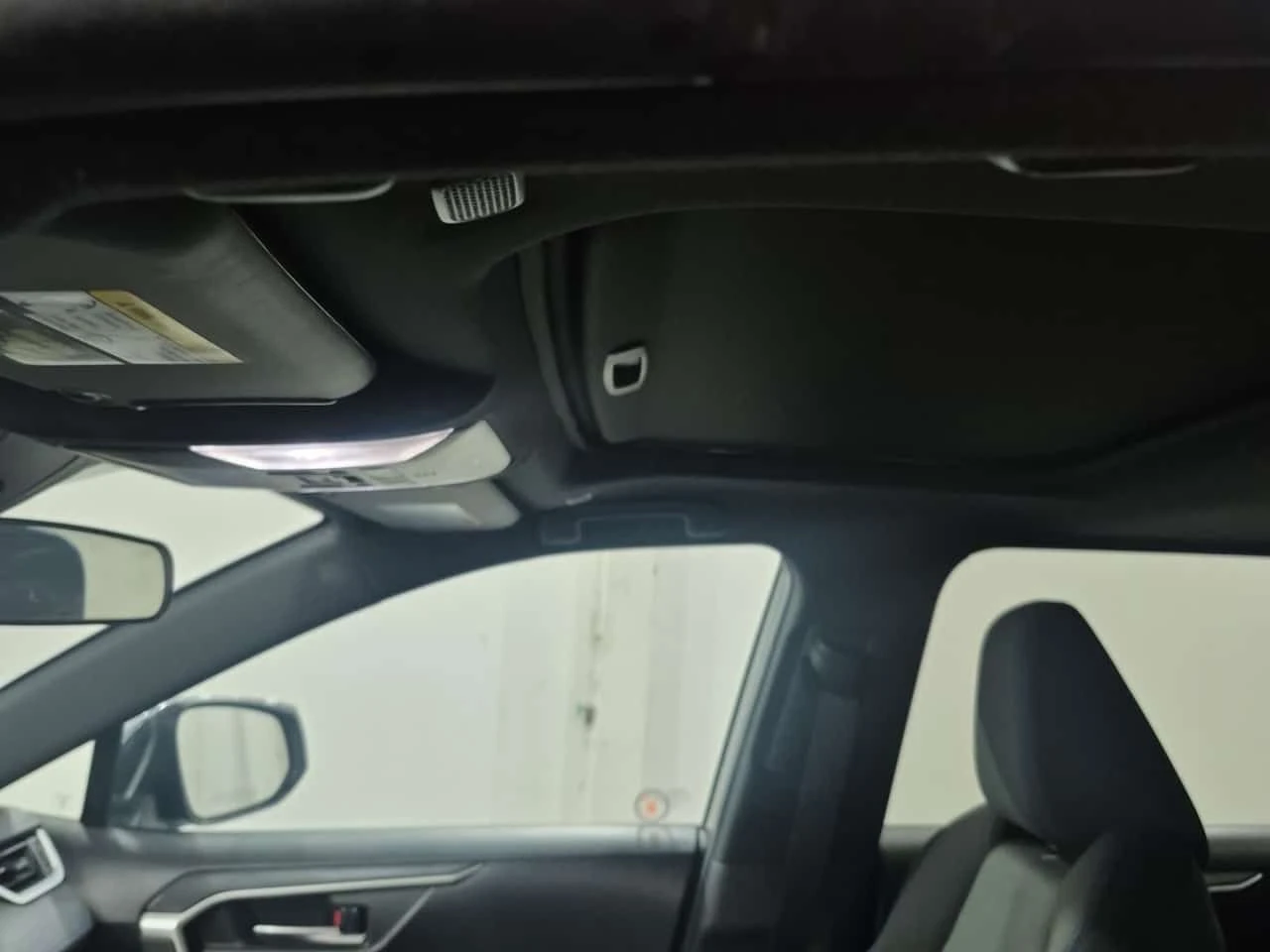 Toyota Rav4 HYBRID SE| МЪРТВА ТОЧКА| PANO| 2 КЛЮЧА| , снимка 13 - Автомобили и джипове - 55543512