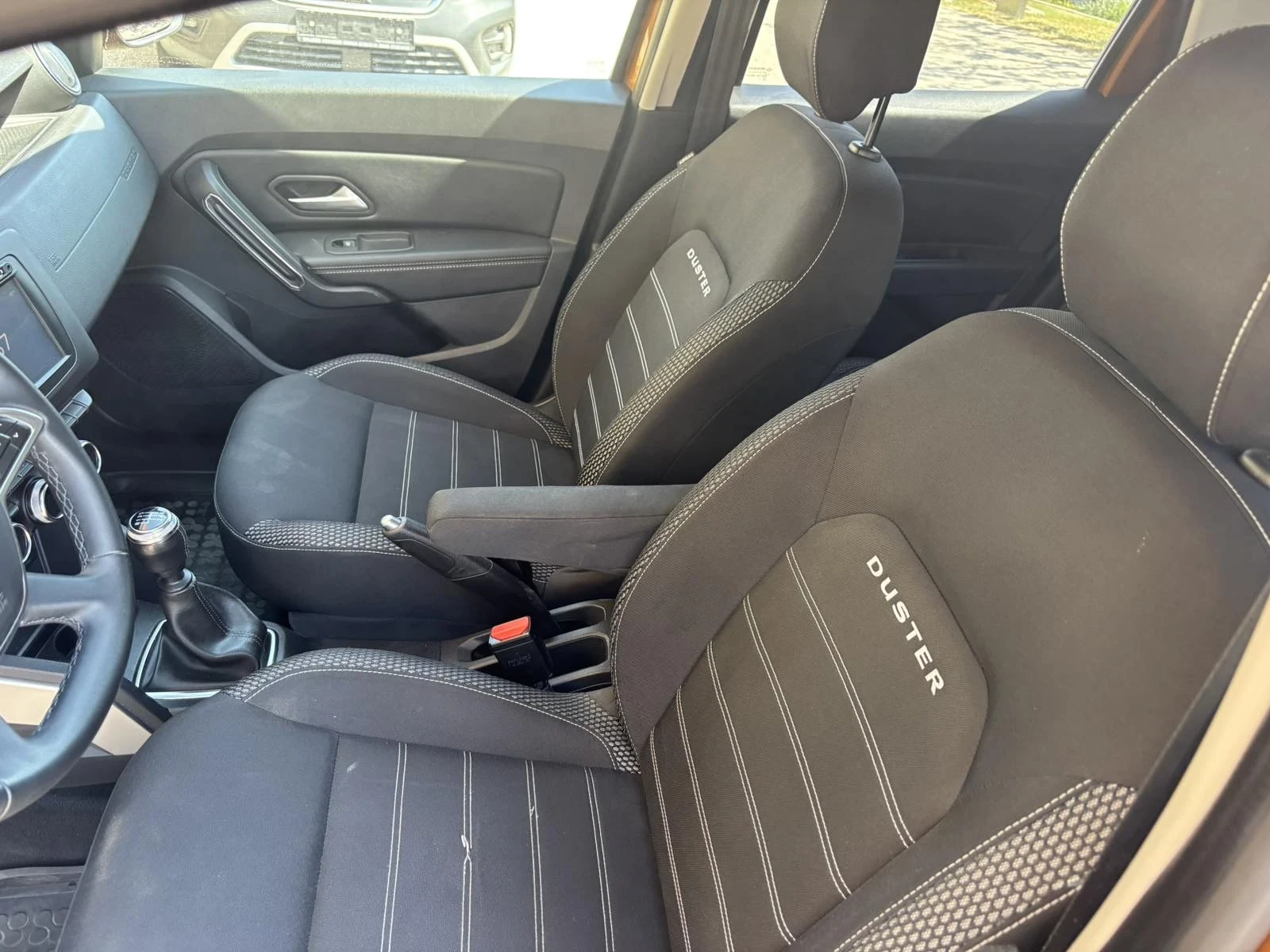 Dacia Duster, снимка 8 - Автомобили и джипове - 55606307
