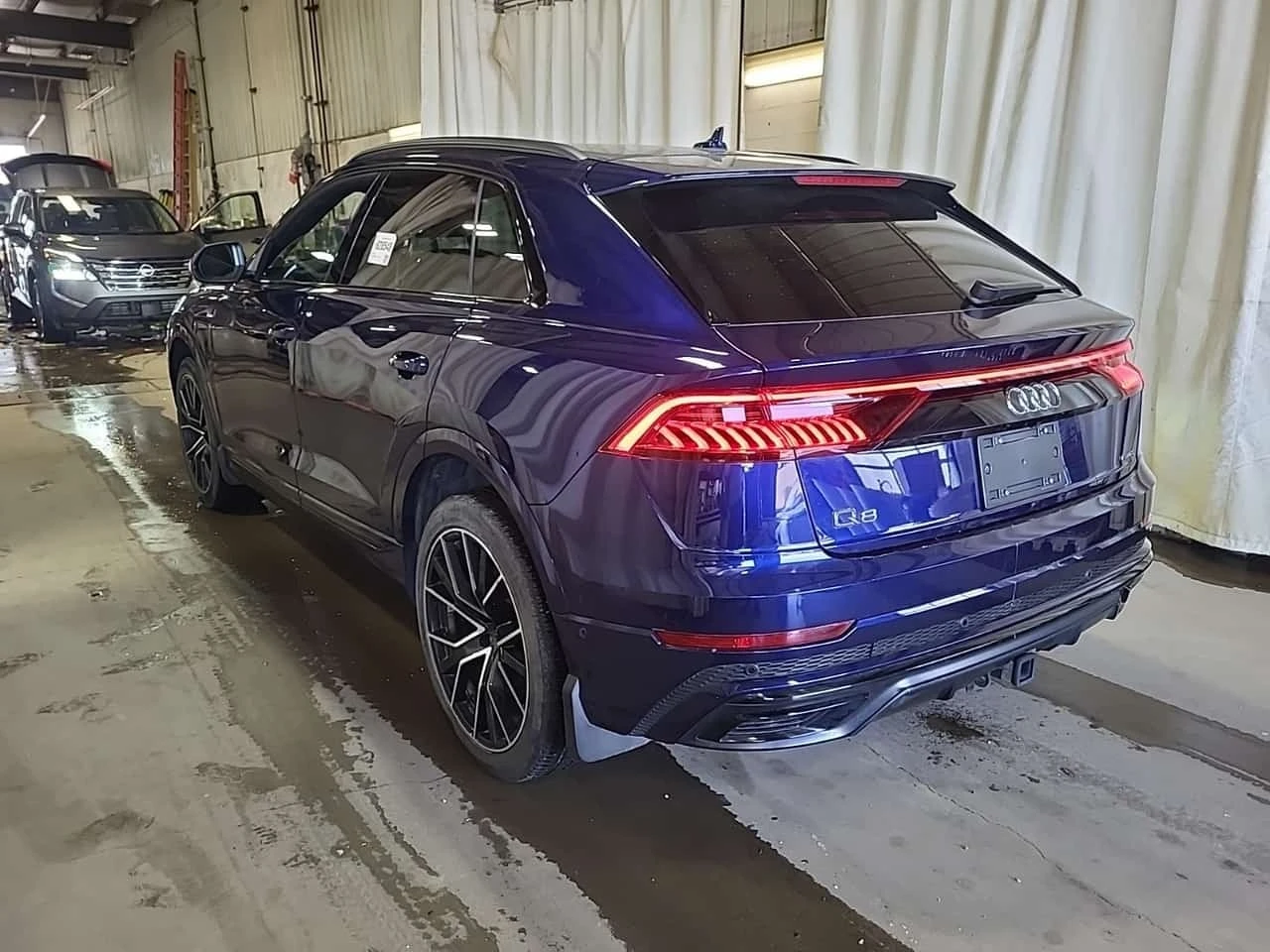 Audi Q8 * PROGRESSIV * CARFAX * , снимка 5 - Автомобили и джипове - 56623323