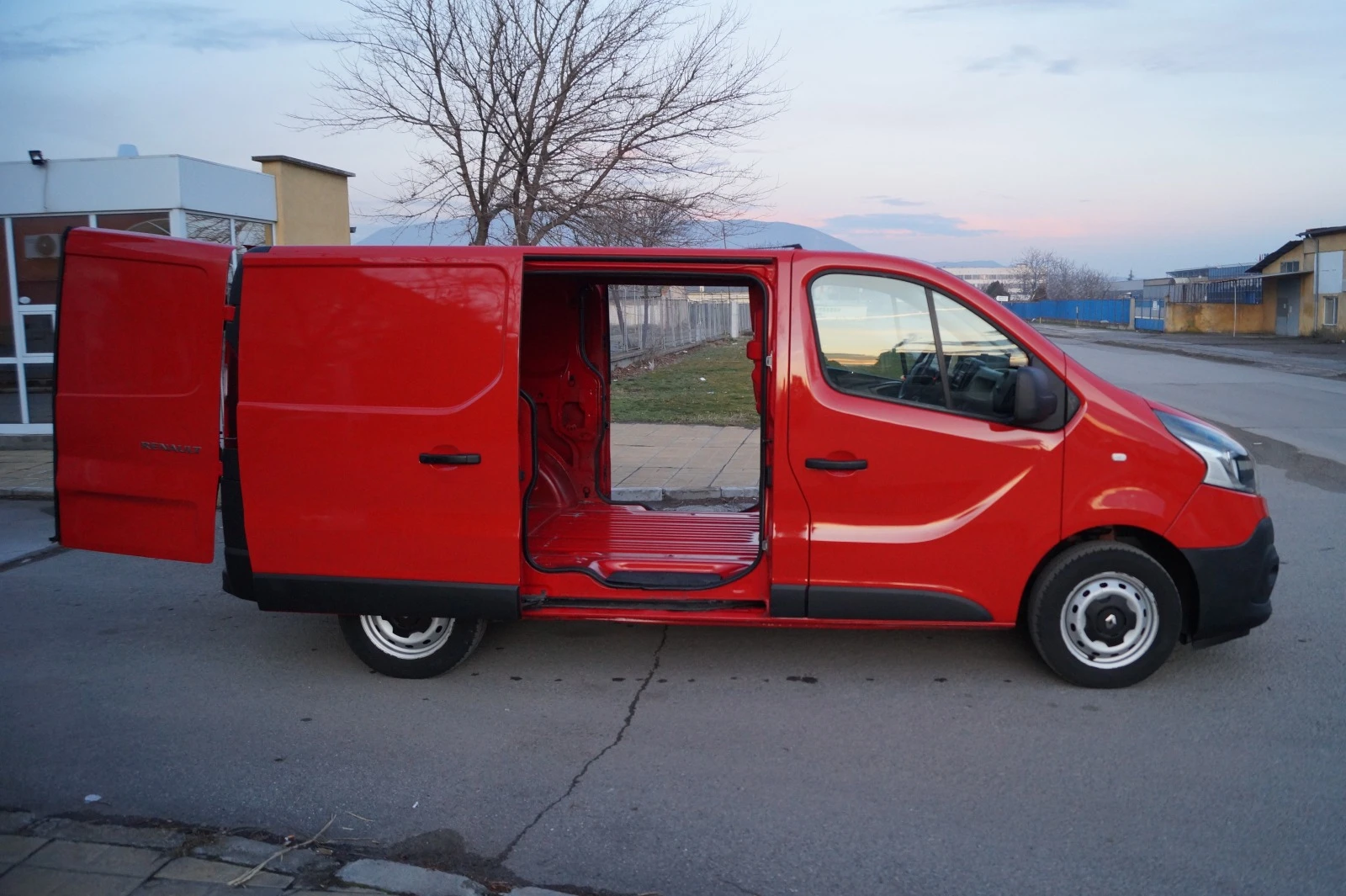 Renault Trafic 1.6d 120к.с. - изображение 9