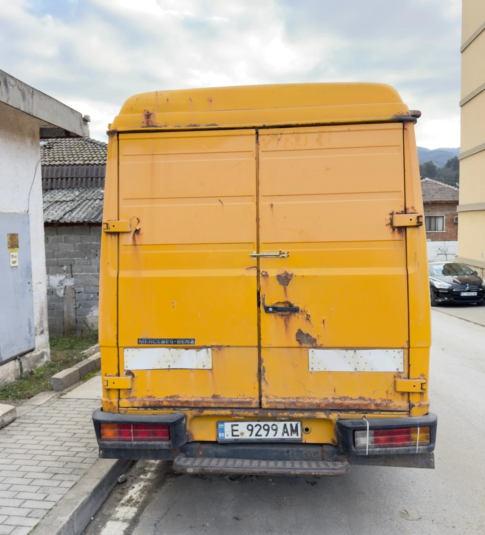 Mercedes-Benz 711 711 - изображение 5