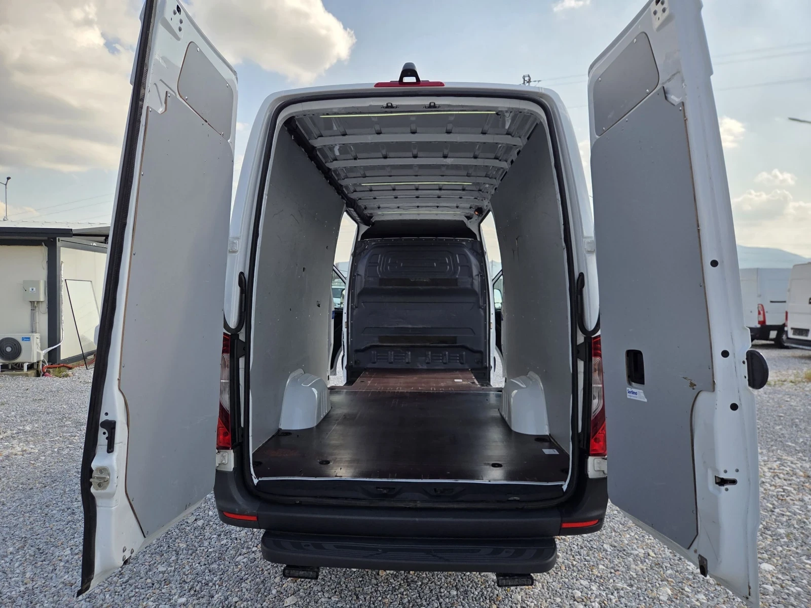 Mercedes-Benz Sprinter 317 CDI, Автомат, Макси, Нави, Клима / Лизинг, снимка 16 - Бусове и автобуси - 54801691