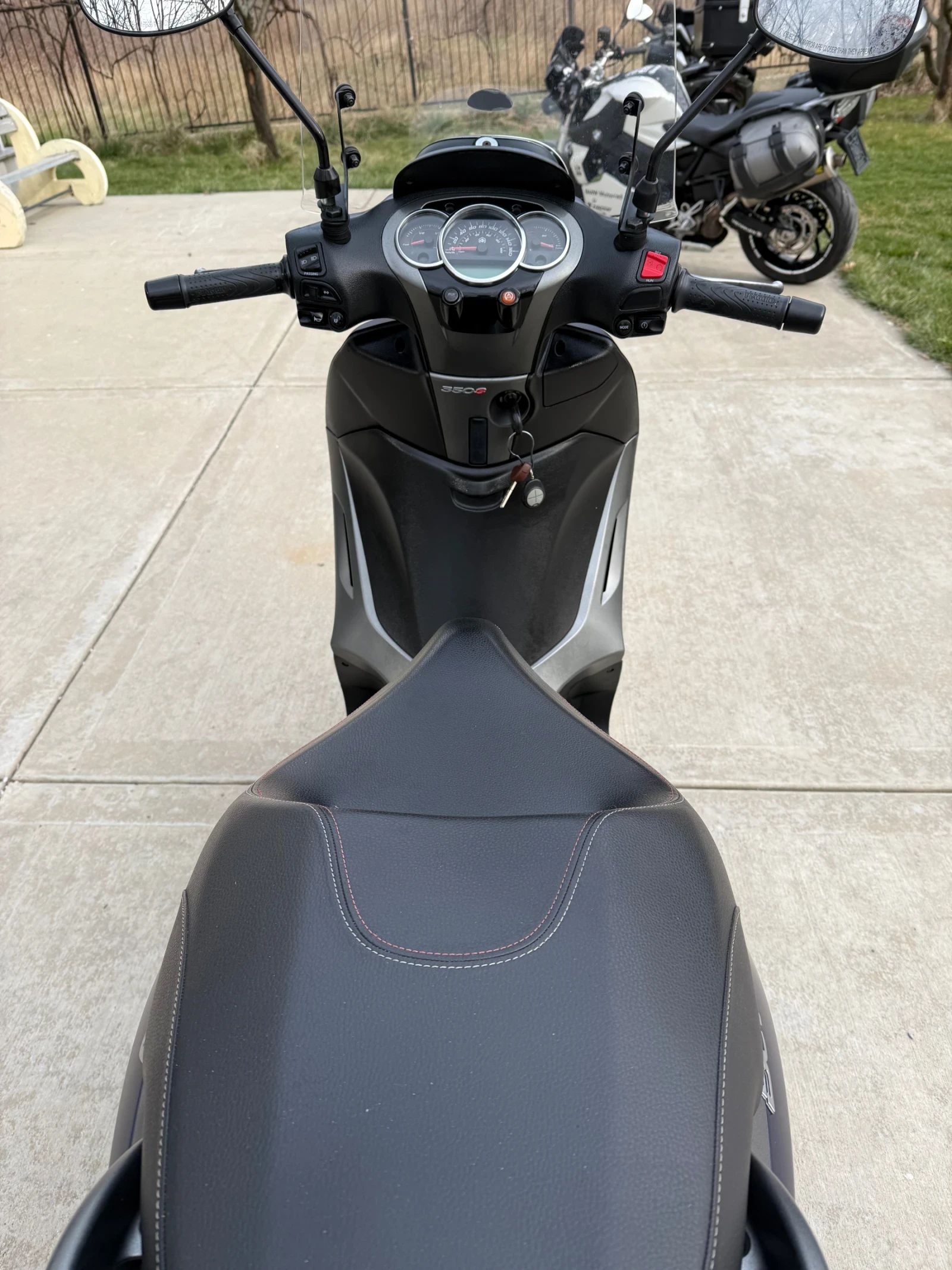 Piaggio Beverly 2021 350, снимка 8 - Мотоциклети и мототехника - 53915749